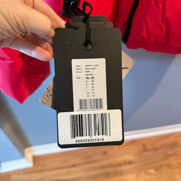 Goldbergh Bliss Puffer Ski Jacket-NWT with Removable Sleeves - Picture 15 of 16